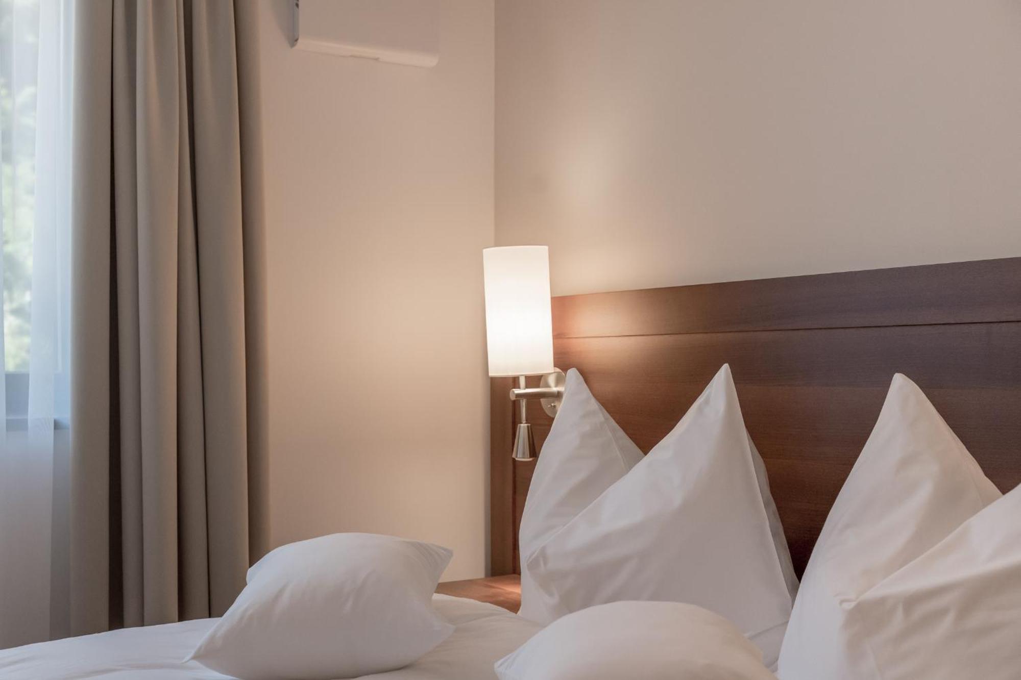 Seehotel Restaurant Lackner Мондзее Экстерьер фото